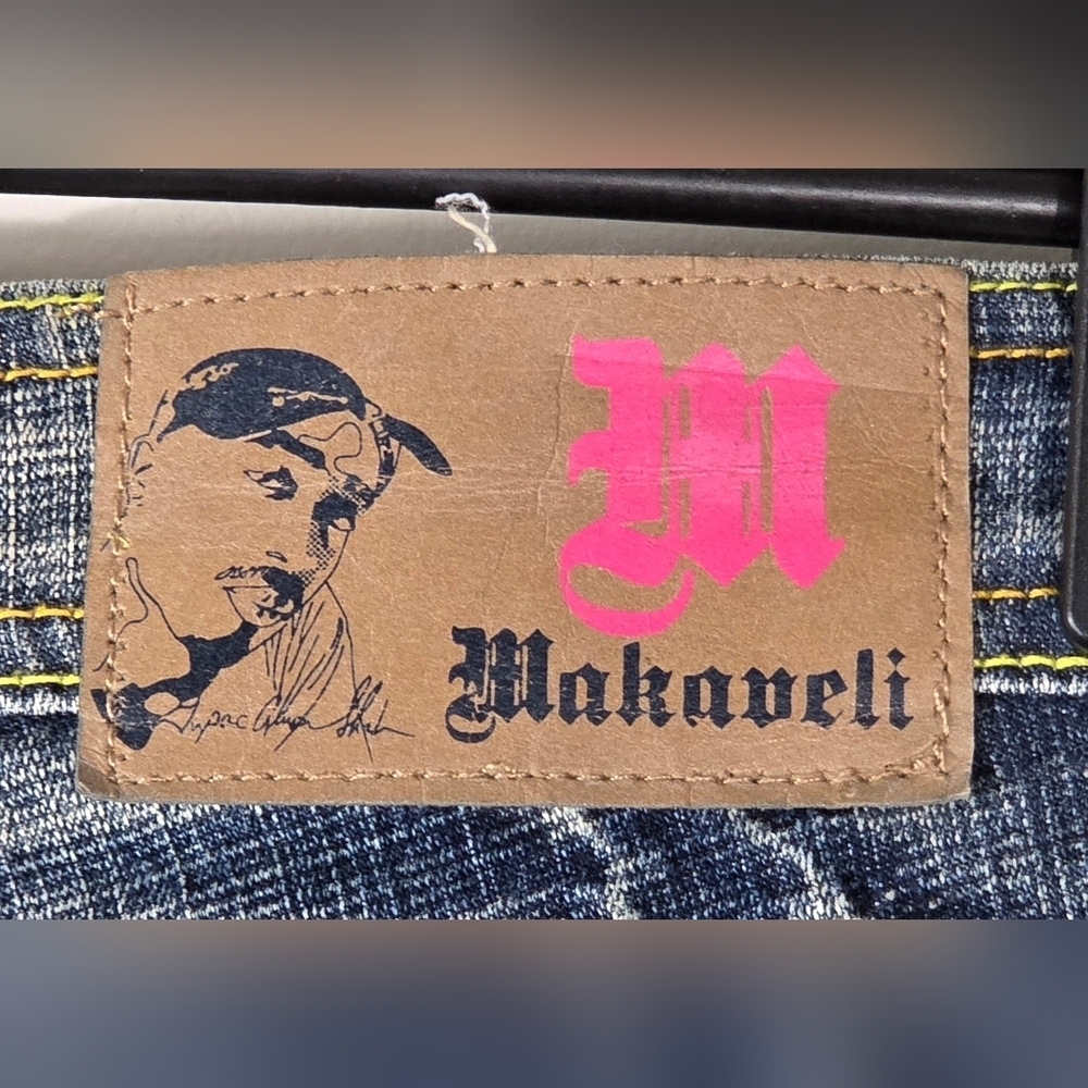 VINTAGE Y2K MAKAVELI TUPAC EMBROIDERED FLARE JEANS. - Picture 5 of 9